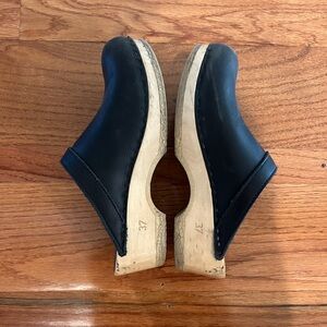 Sven Black Leather Clogs